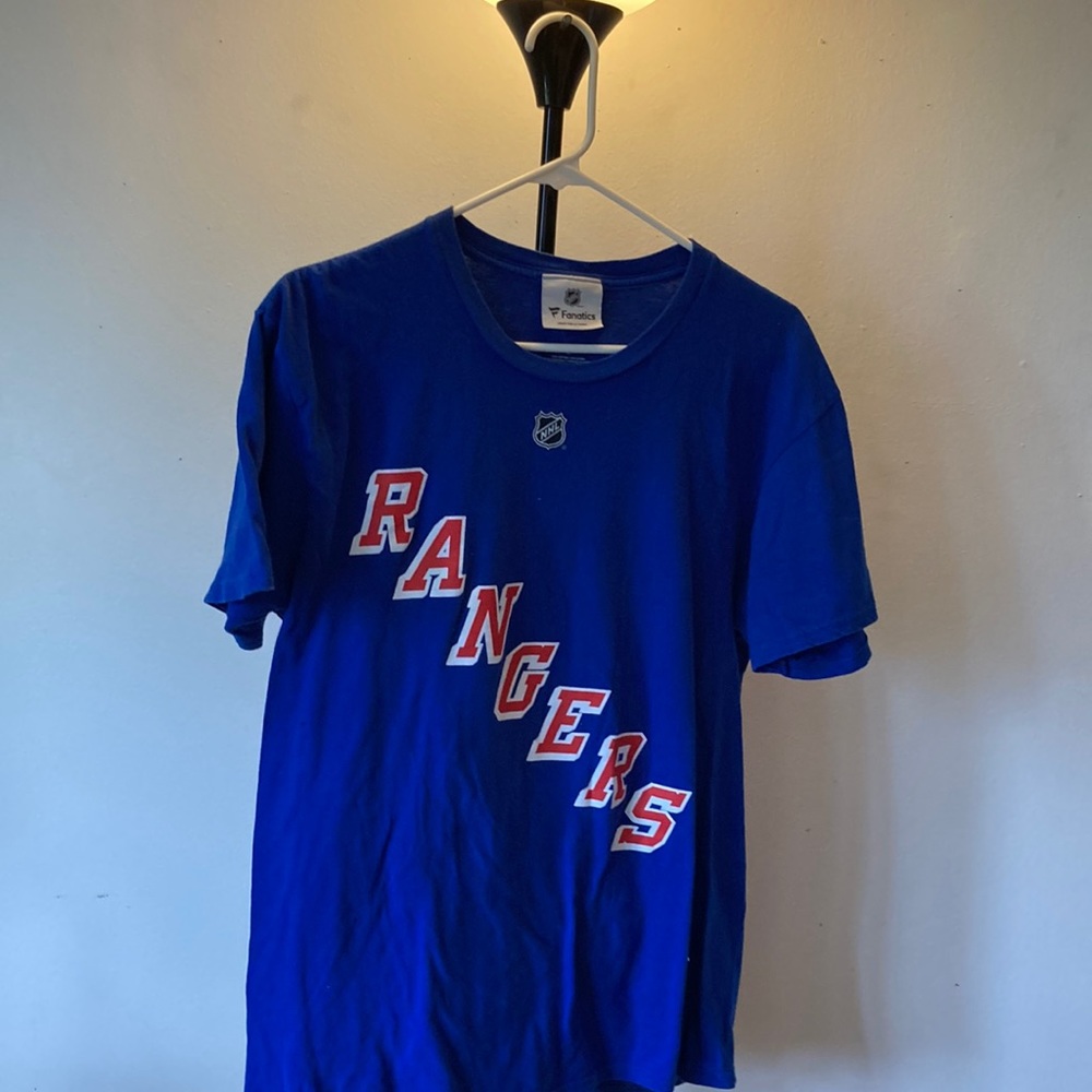 NY Rangers M Fanatics blue t-shirt. 22 Shattenkirk